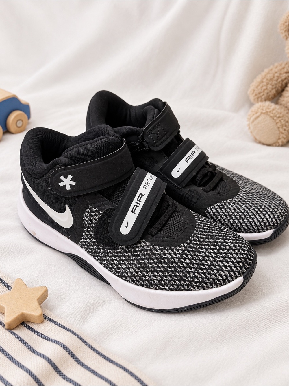 Nike Kids Black & White Strap Air Sneakers